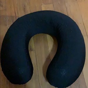 Memory fome neck pillow